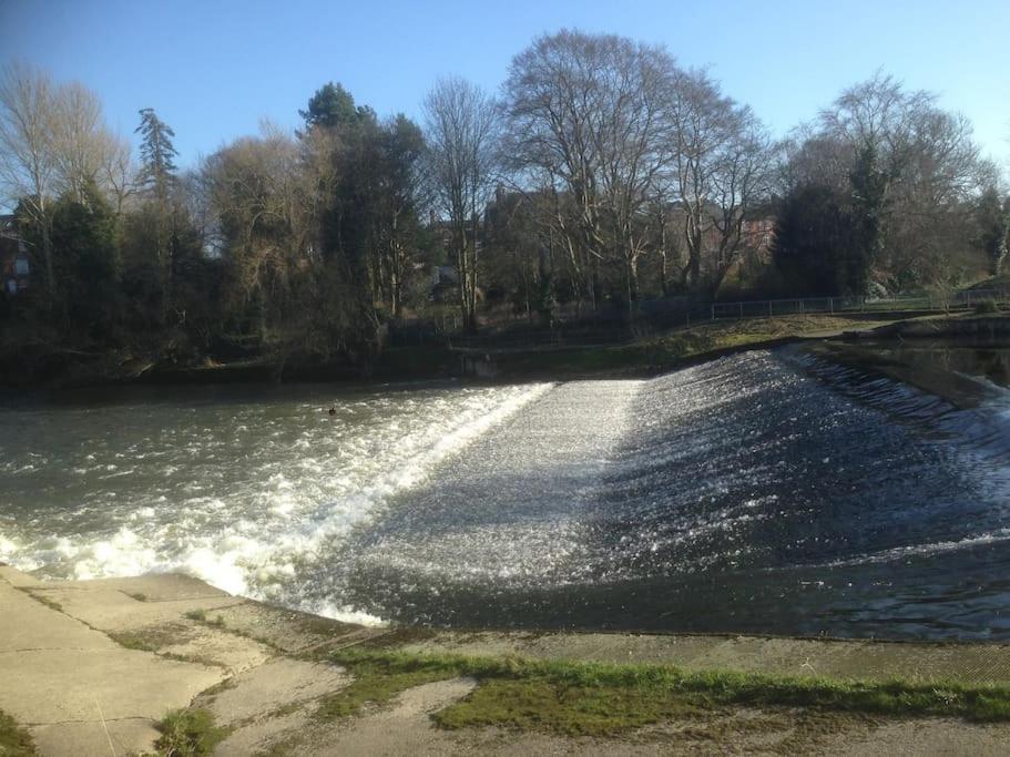 River Walk . Shrewsbury.shropshire.with Parking.